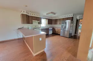 42 Chester Rd, Raymond, NH 03077 - Photo 9
