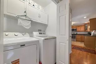 14 Preston St, Goffstown, NH 03045 - Photo 17