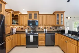 16 Locke Mill Dr, Litchfield, NH 03052 - Photo 9