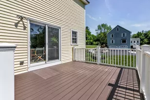 11 Nutfield Dr, Londonderry, NH 03053 - Photo 9
