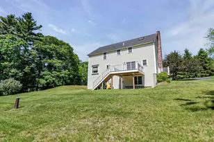 11 Nutfield Dr, Londonderry, NH 03053 - Photo 3