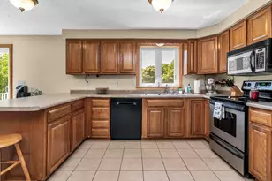 11 Nutfield Dr, Londonderry, NH 03053 - Photo 17