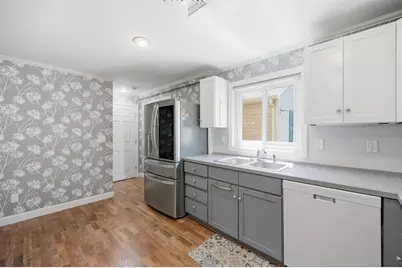 10 Hampton Towne Estate, Hampton, NH 03842 - Photo 3