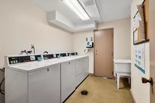 34 Dunbarton Rd, Manchester, NH 03102 - Photo 7
