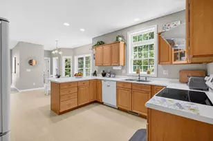 23 Tumble Rd, Bedford, NH 03110 - Photo 9