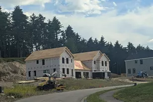 18-A Windsor Ln, Hudson, NH 03051 - Photo 1