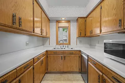 326 Walnut Street, Manchester, NH 03104 - Photo 17