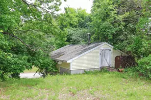 186 Peabody Ave, Manchester, NH 03109 - Photo 15