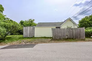 186 Peabody Ave, Manchester, NH 03109 - Photo 13