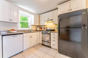 111 Stonegate Ln, Derry, NH 03038 - Photo 9