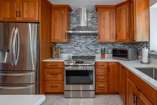 14 Wentworth St, Nashua, NH 03060 - Photo 5