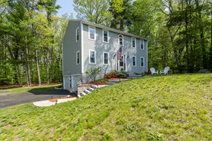 30 Royal Ln, Londonderry, NH 03053 - Photo 3