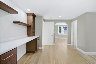 161 S Gray St, Manchester, NH 03103 - Photo 7