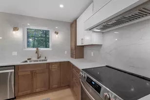 7 Loon St, Wolfeboro, NH 03894 - Photo 9