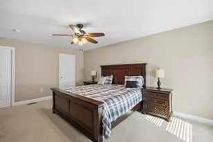 317 University Cir, Hooksett, NH 03106 - Photo 19