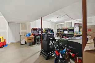 317 University Cir, Hooksett, NH 03106 - Photo 35