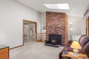 19 Wedgewood Dr, Londonderry, NH 03053 - Photo 17
