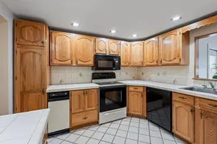 2 Harding Rd, Portsmouth, NH 03801 - Photo 5