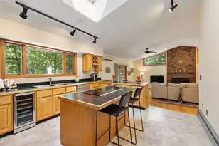 6 Weston St, Derry, NH 03038 - Photo 9