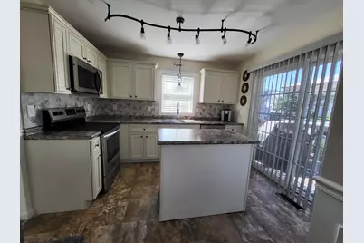 142 Comeau Street, Manchester, NH 03102 - Photo 3