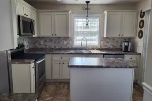 142 Comeau St, Manchester, NH 03102 - Photo 5