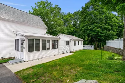 8 Maplewood Avenue, Manchester, NH 03102 - Photo 5