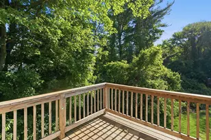897 Mammoth Rd, Manchester, NH 03104 - Photo 17