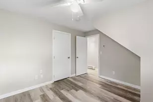 897 Mammoth Rd, Manchester, NH 03104 - Photo 25
