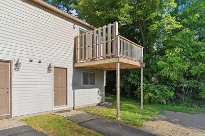 897 Mammoth Road #8, Manchester, NH 03104 - Photo 3