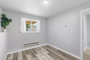 897 Mammoth Rd, Manchester, NH 03104 - Photo 23