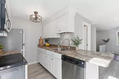 897 Mammoth Road #8, Manchester, NH 03104 - Photo 11