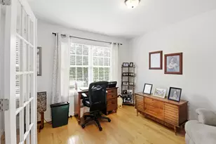 125 Brody Ln, Hudson, NH 03051 - Photo 5