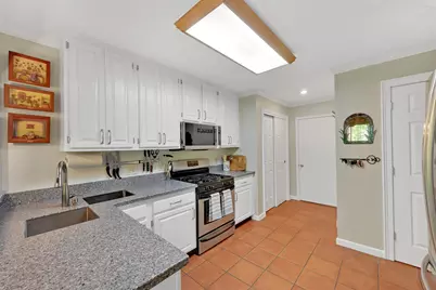 29 Lake Forest Drive, Burlington, VT 05401 - Photo 9