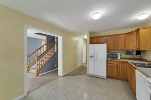 29 Lawrence Rd, Salem, NH 03079 - Photo 3