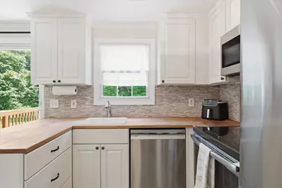 89 Fieldstone Drive, Londonderry, NH 03079 - Photo 13