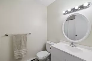 132 Eastern Ave, Manchester, NH 03104 - Photo 11