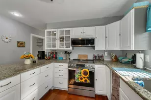 2263 Elm St, Manchester, NH 03104 - Photo 9