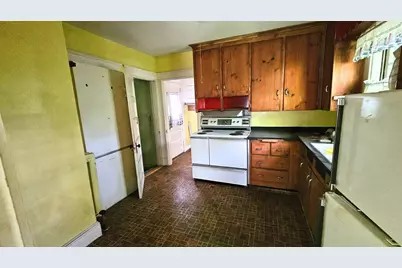 17 Clement Road, Springfield, VT 05156 - Photo 9