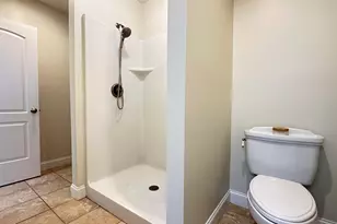 172 Arah St, Manchester, NH 03104 - Photo 43