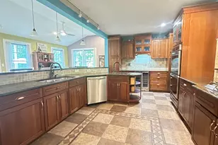172 Arah St, Manchester, NH 03104 - Photo 15