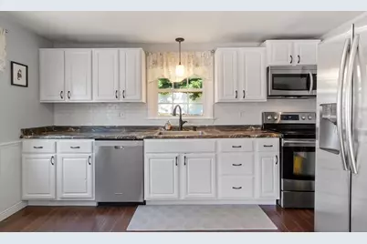 122 Westwood Drive, Nashua, NH 03062 - Photo 5