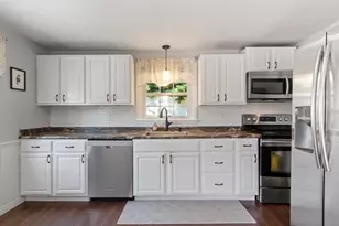 122 Westwood Dr, Nashua, NH 03062 - Photo 5