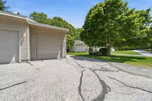 31 Henderson Rd, Gilford, NH 03249 - Photo 5