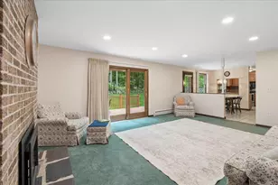11 Parkhurst Dr, Hudson, NH 03051 - Photo 15