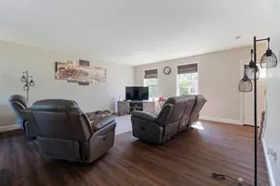 38 Regina Ave, Raymond, NH 03077 - Photo 5