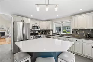 110 Hawthorne Village Rd, Nashua, NH 03062 - Photo 5