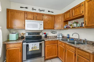 132 Maple Ave, Claremont, NH 03473 - Photo 17