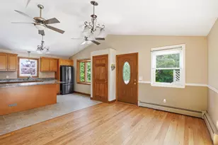 65 Garfield St, Manchester, NH 03103 - Photo 9
