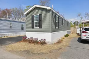 23 Brookwood Dr, Salem, NH 03079 - Photo 3