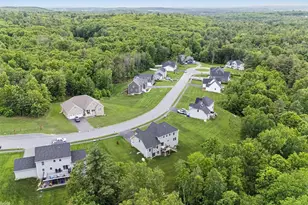 265 Standish Ln, Hudson, NH 03051 - Photo 5
